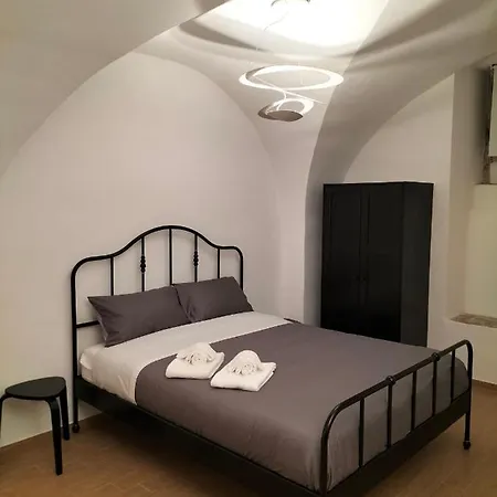 דירה Antica Dimora Lombardi 2 *